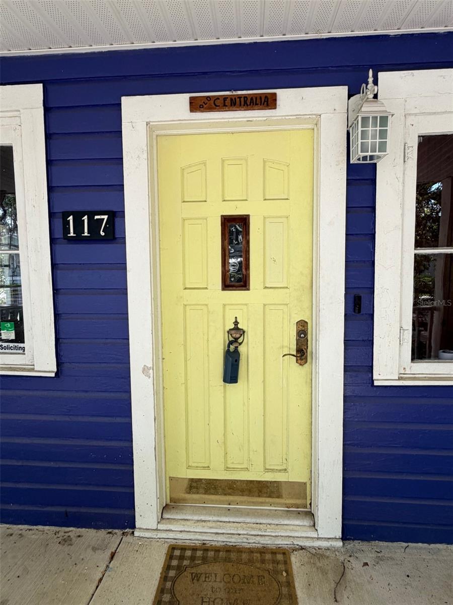 Image 3 of 25 For 117 Brooksville Avenue