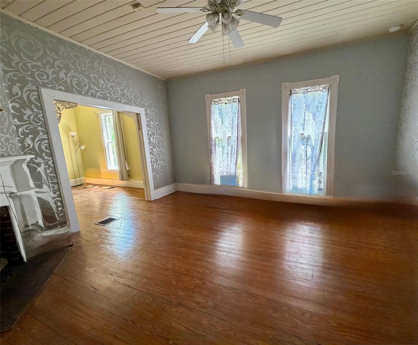 Image 5 of 25 For 117 Brooksville Avenue