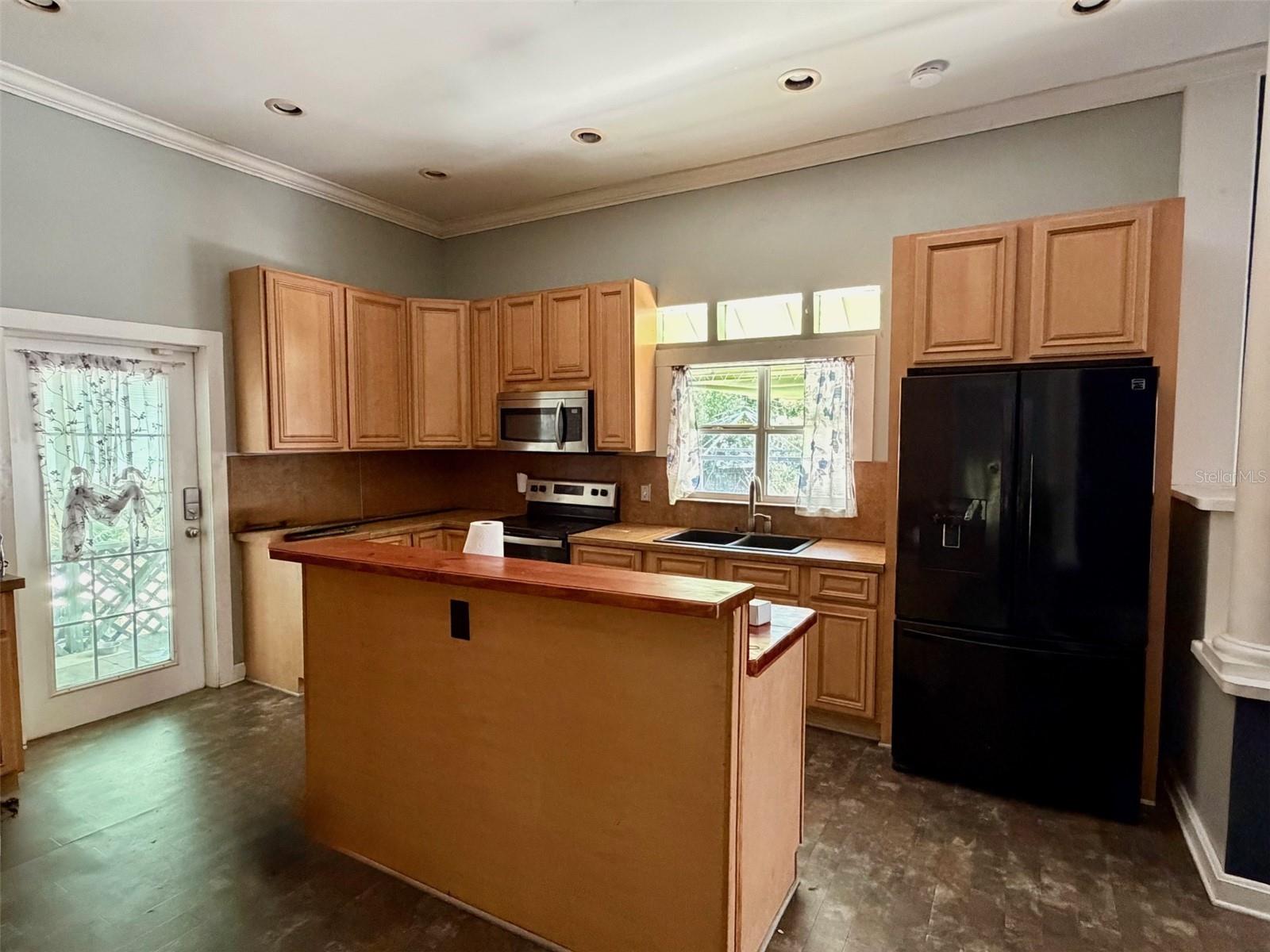 Image 6 of 25 For 117 Brooksville Avenue