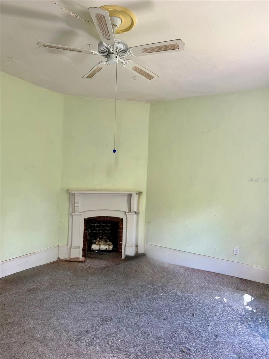 Image 8 of 25 For 117 Brooksville Avenue