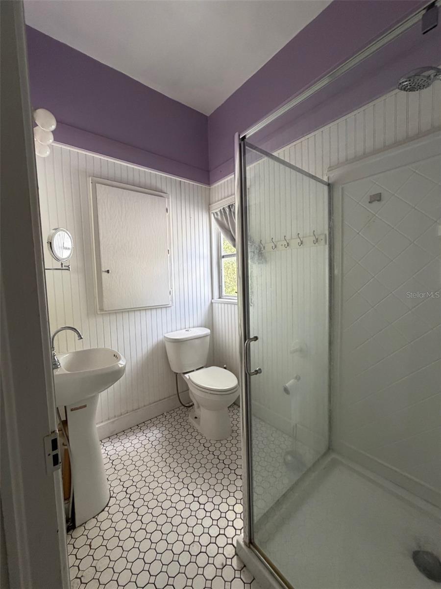 Image 9 of 25 For 117 Brooksville Avenue