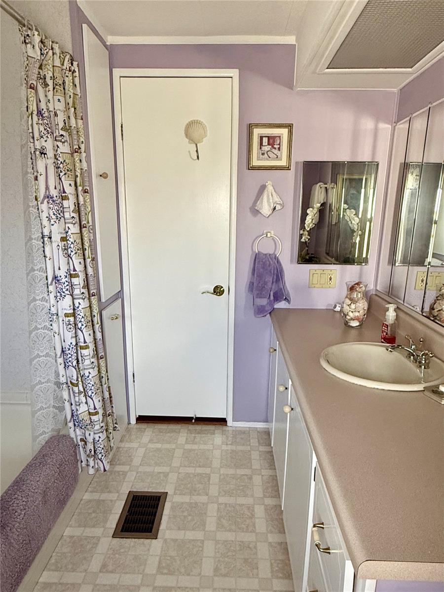 Image 15 of 33 For 34541 Violet Drive N