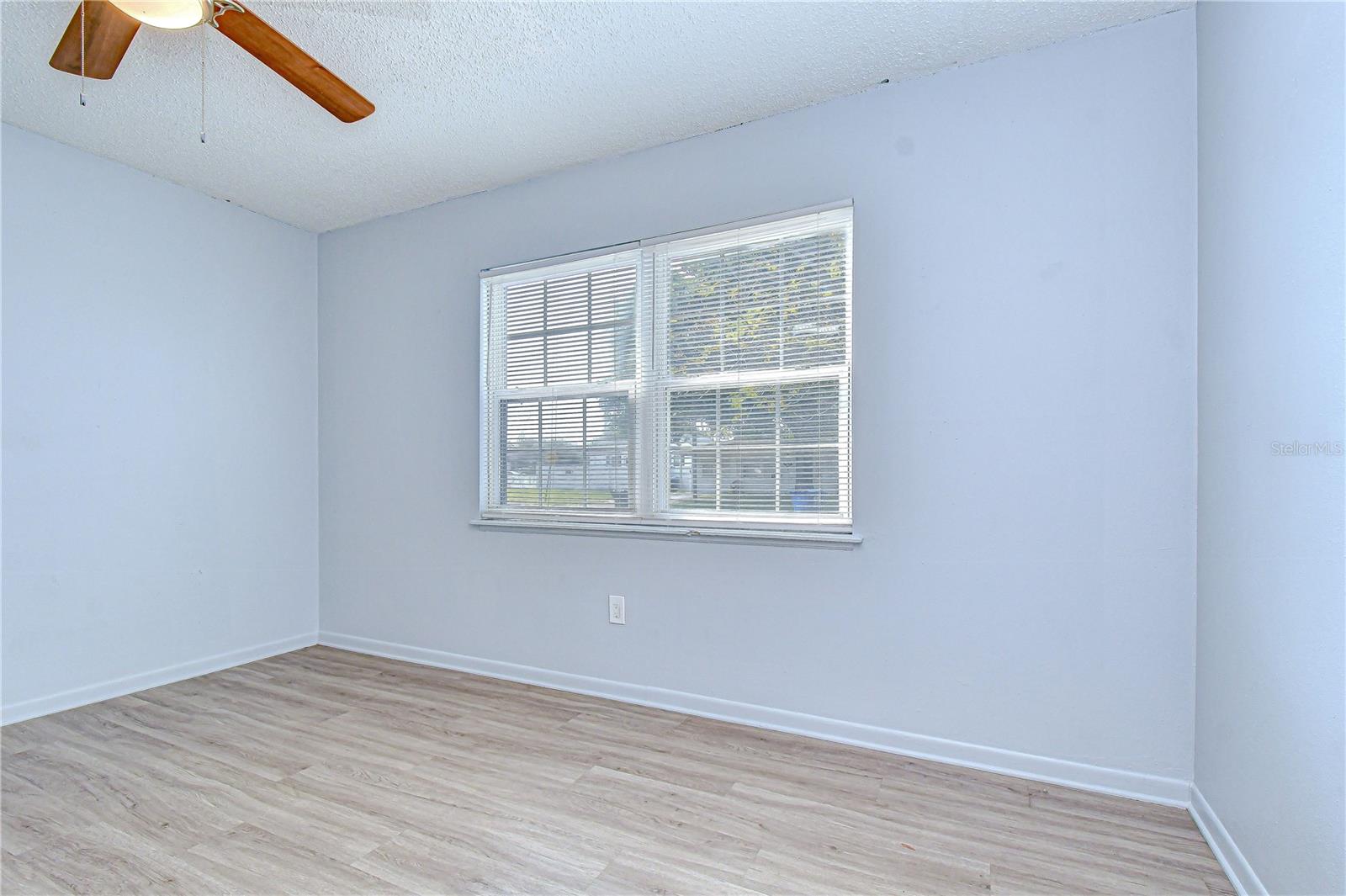 Image 16 of 29 For 5119 6th Avenue N