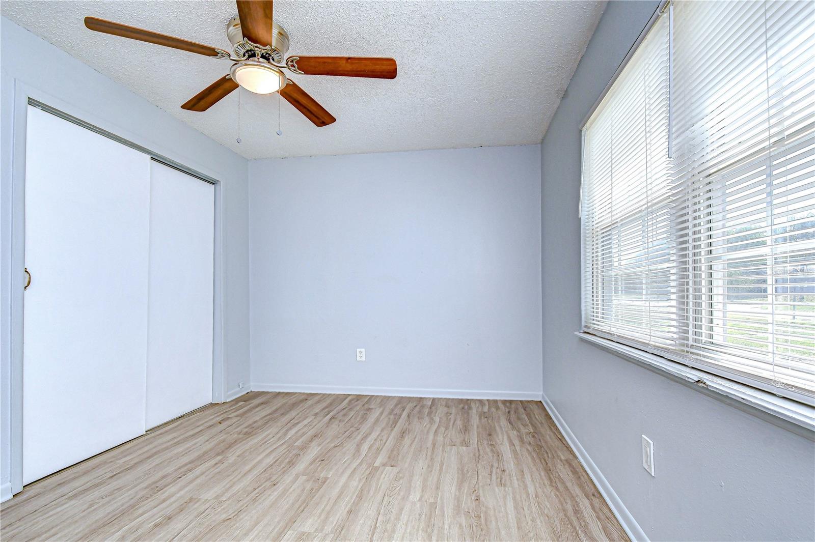 Image 17 of 29 For 5119 6th Avenue N