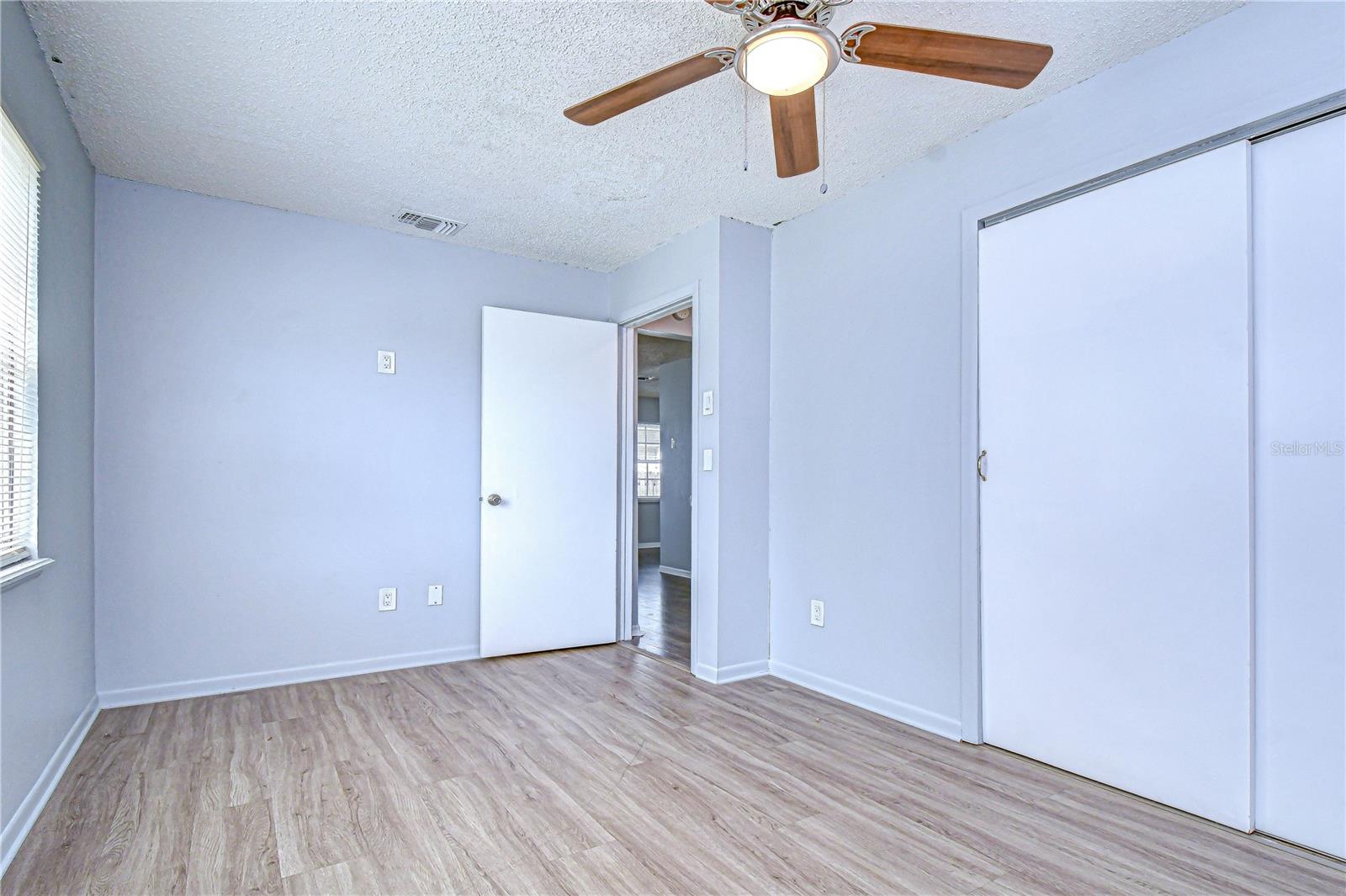 Image 18 of 29 For 5119 6th Avenue N