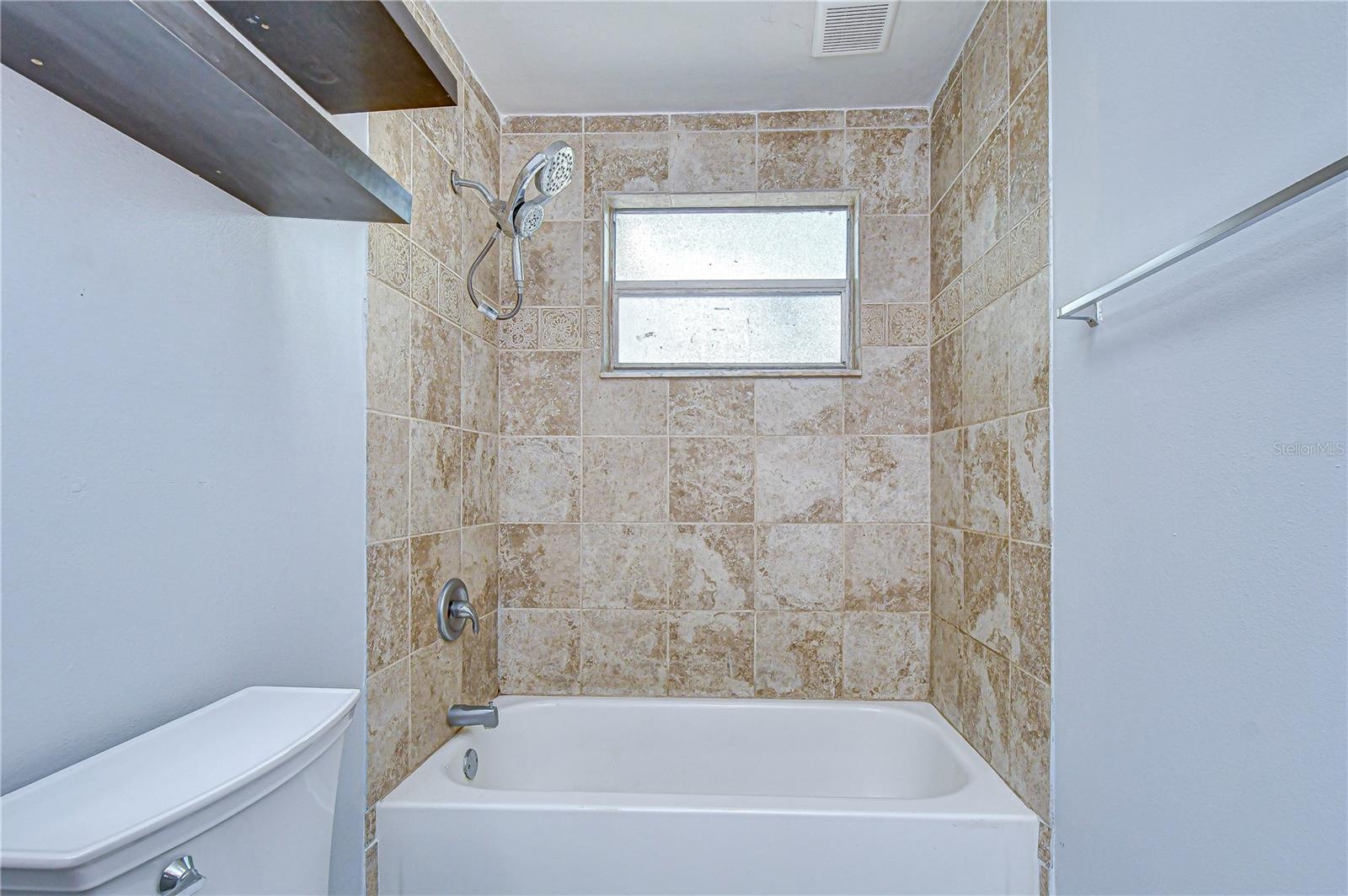 Image 21 of 29 For 5119 6th Avenue N