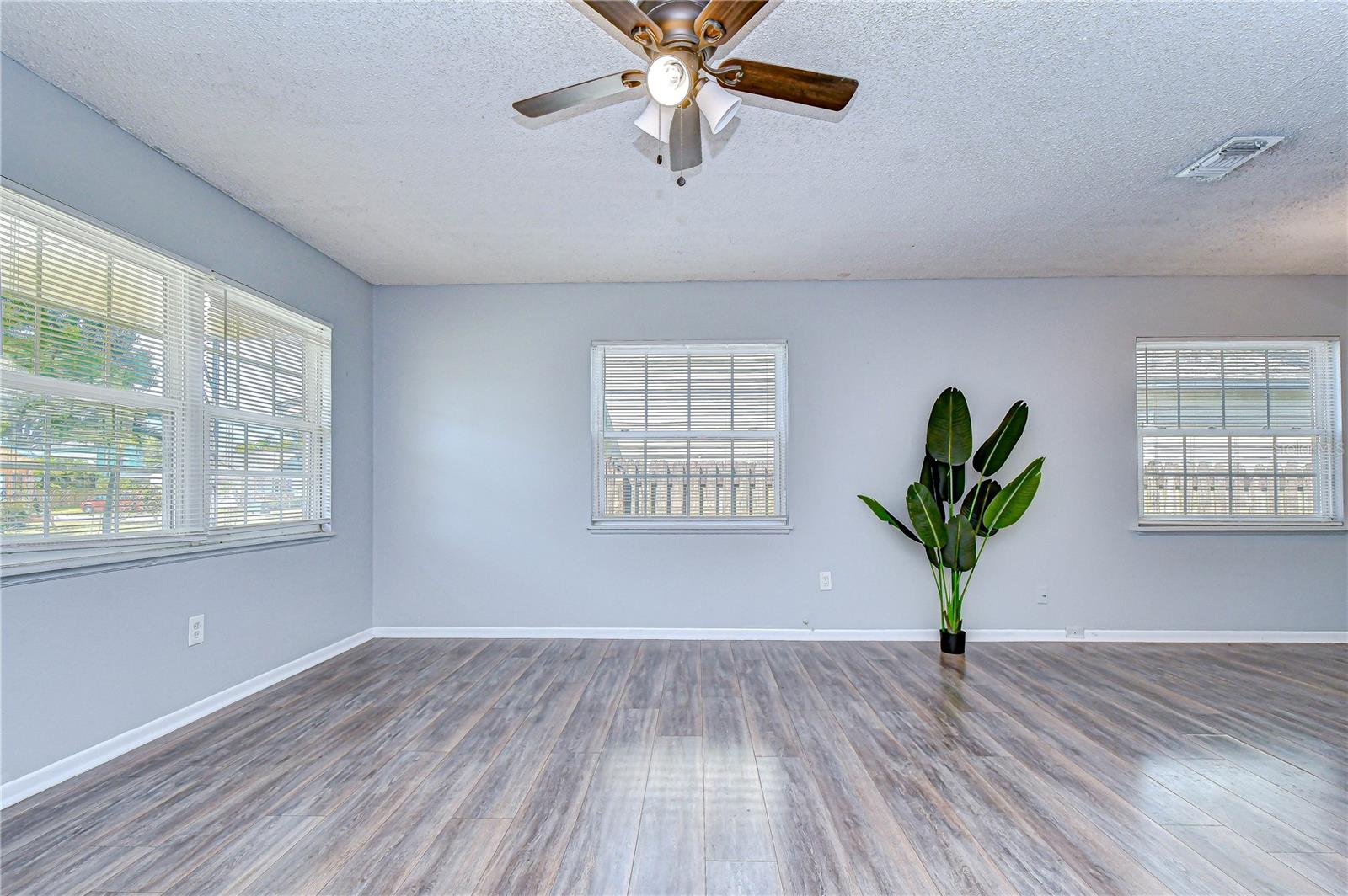 Image 5 of 29 For 5119 6th Avenue N