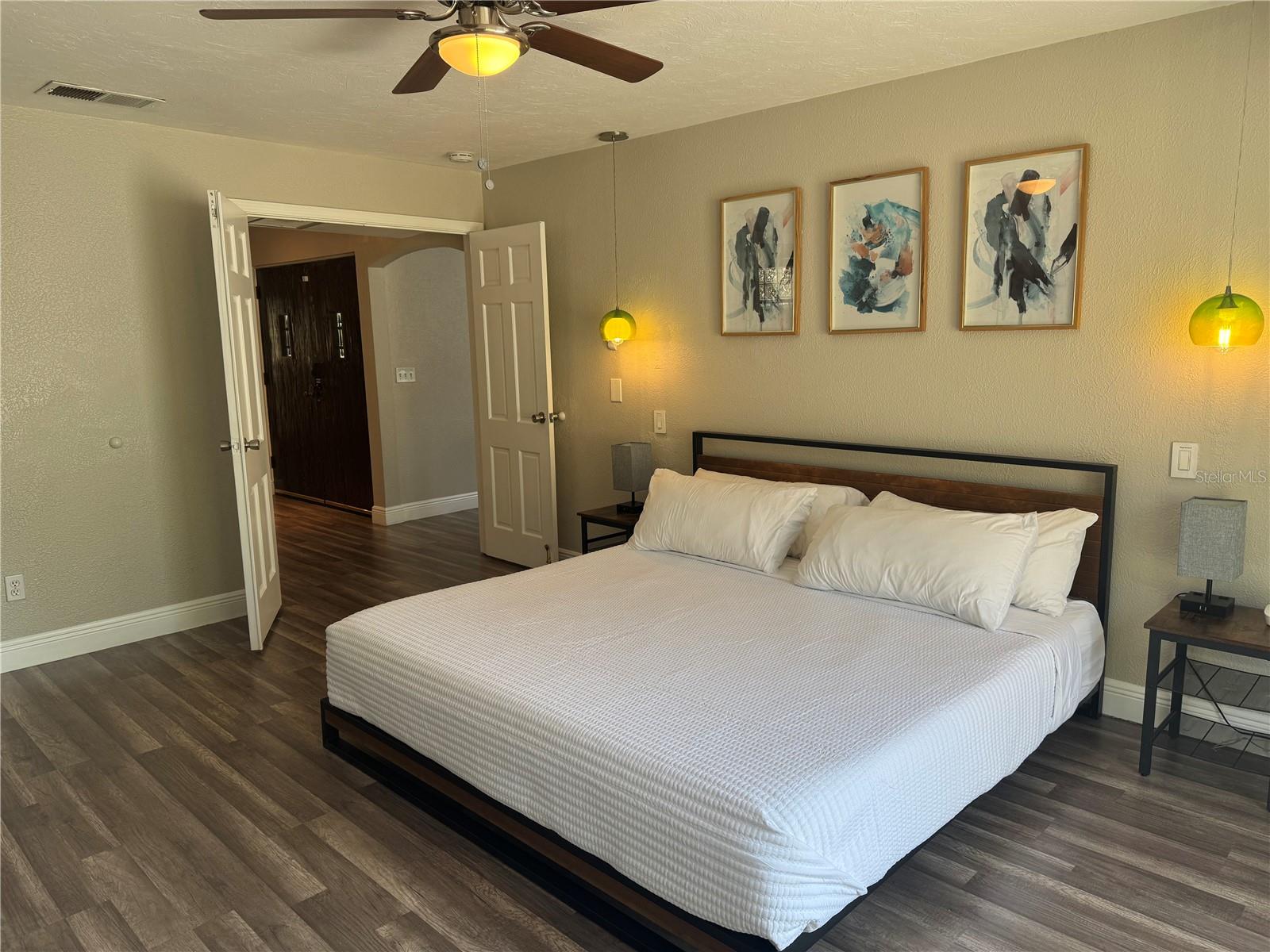 Image 10 of 21 For 10319 Lake Carroll Way