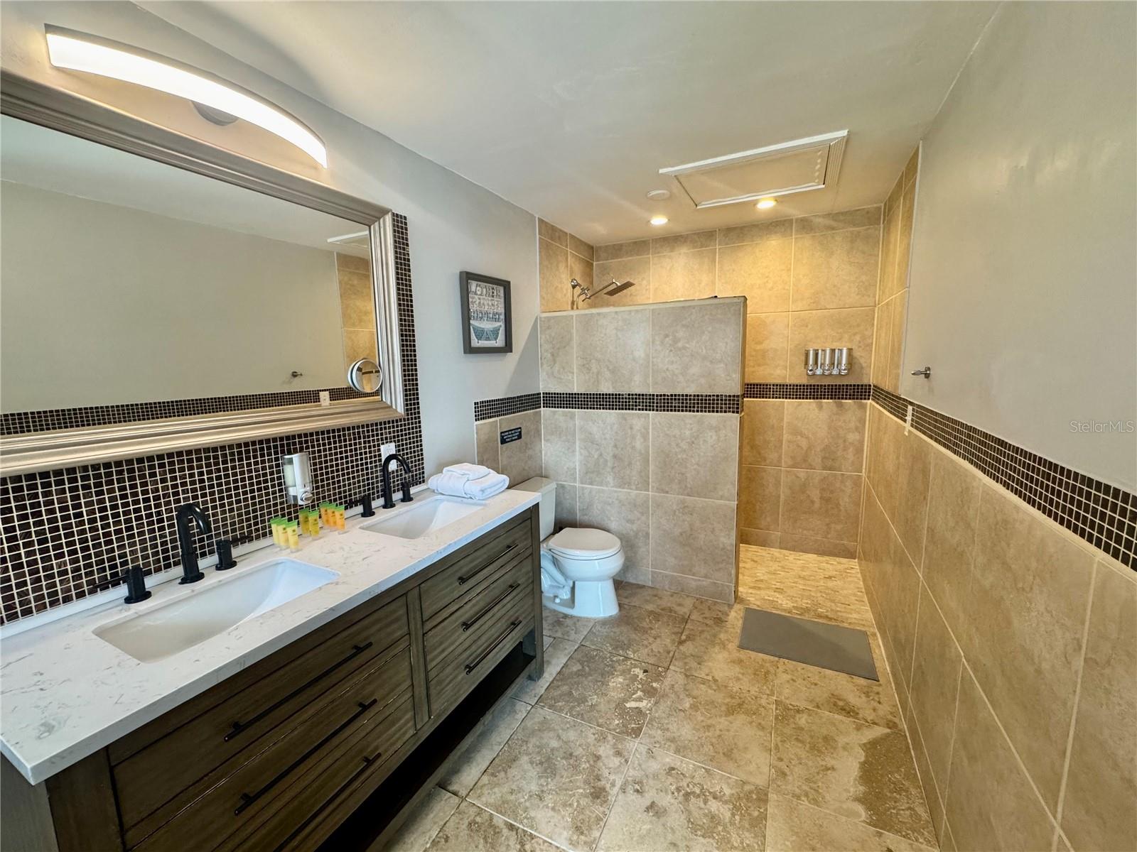 Image 12 of 21 For 10319 Lake Carroll Way