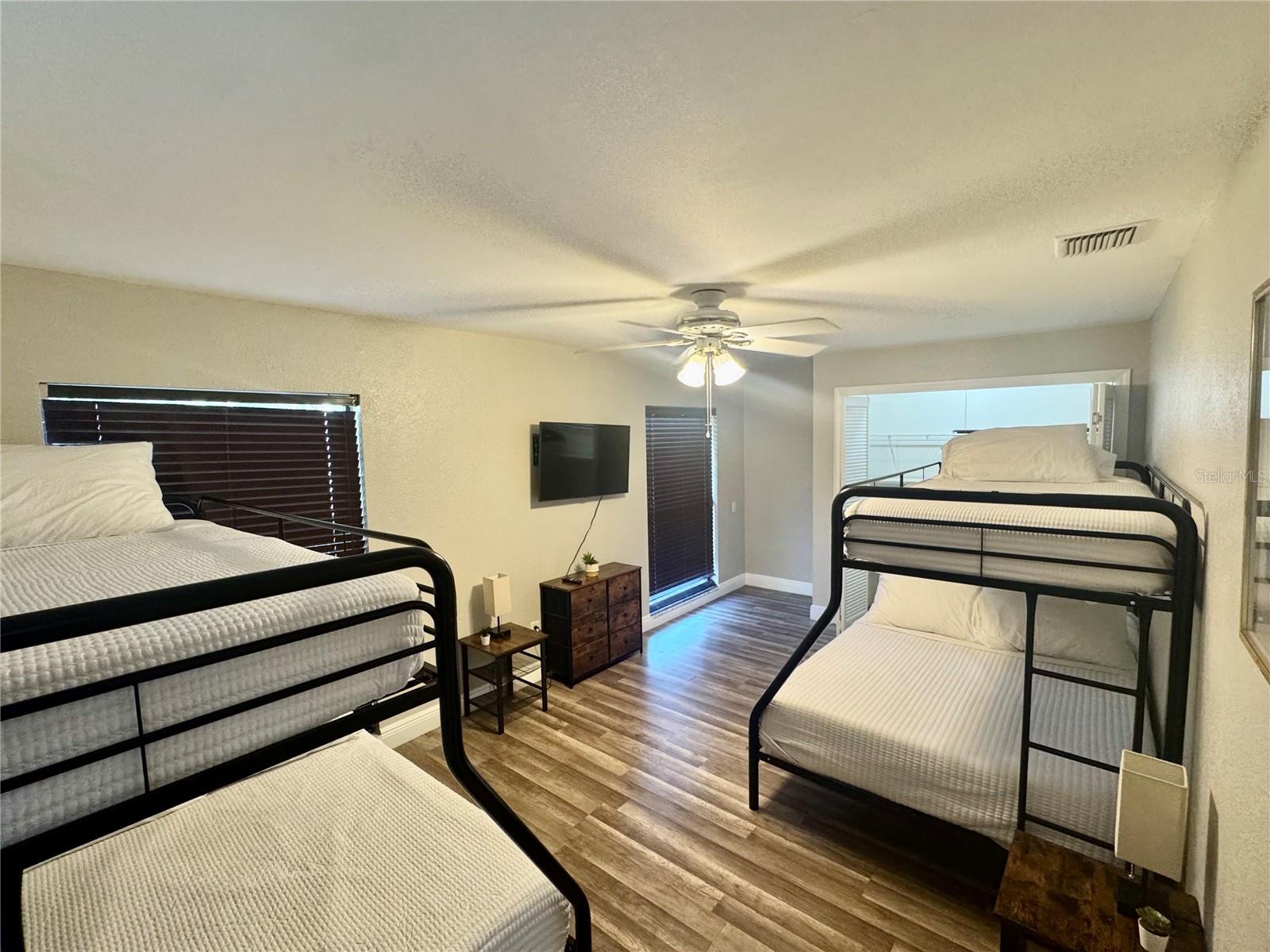 Image 13 of 21 For 10319 Lake Carroll Way