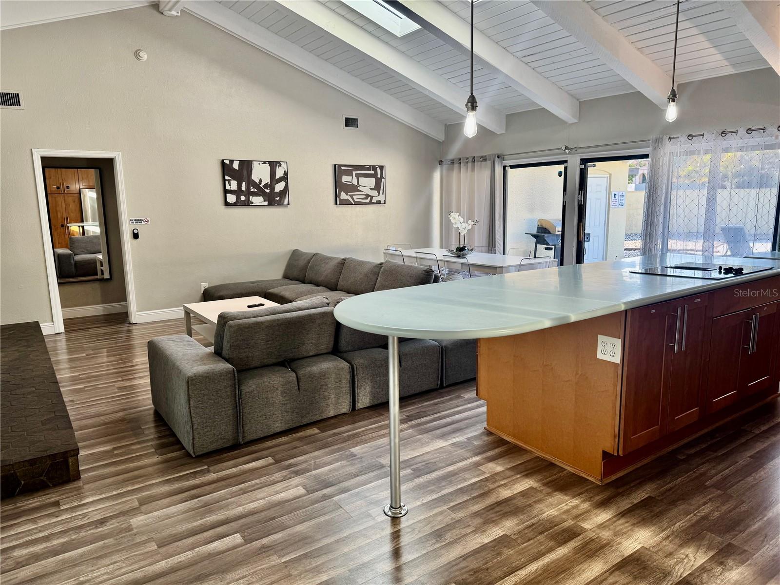 Image 4 of 21 For 10319 Lake Carroll Way