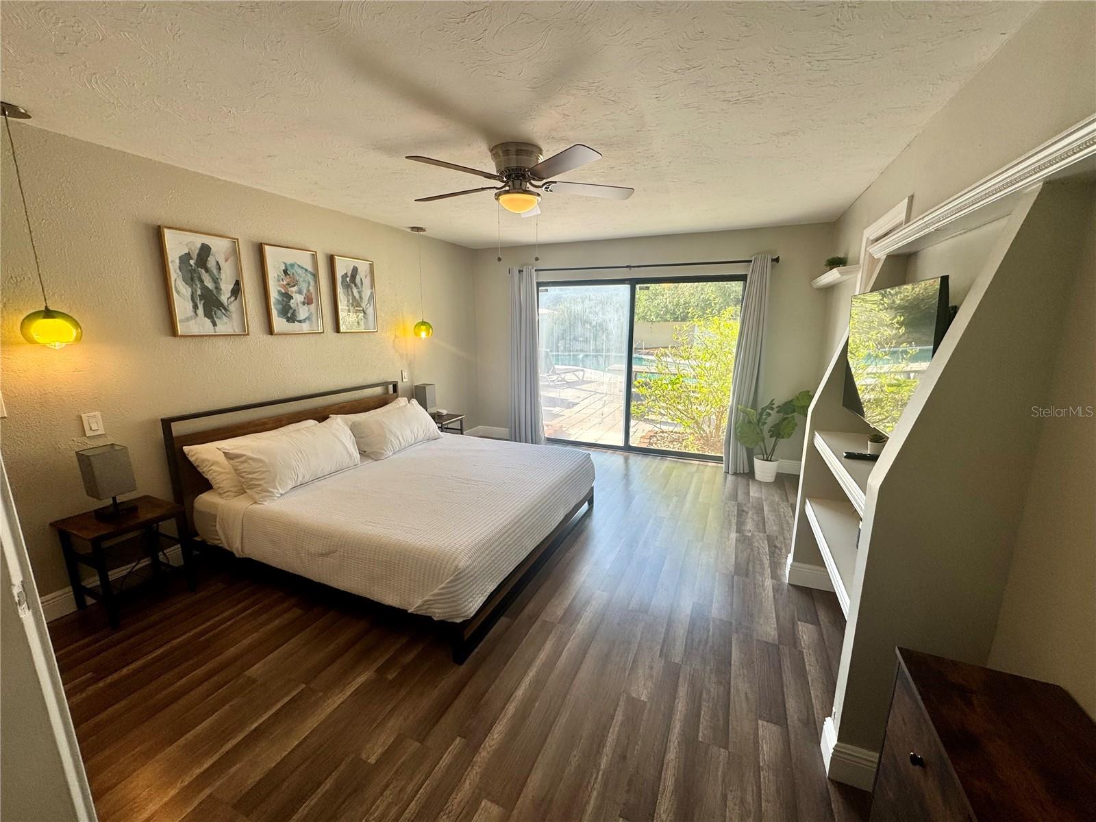 Image 9 of 21 For 10319 Lake Carroll Way