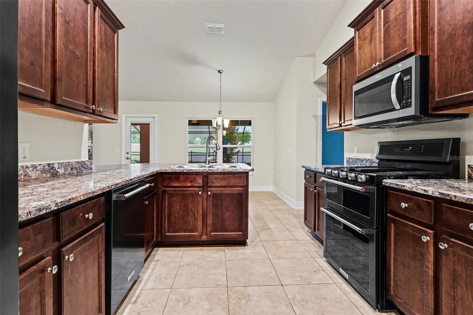 Image 5 of 15 For 1569 Lemon Ave