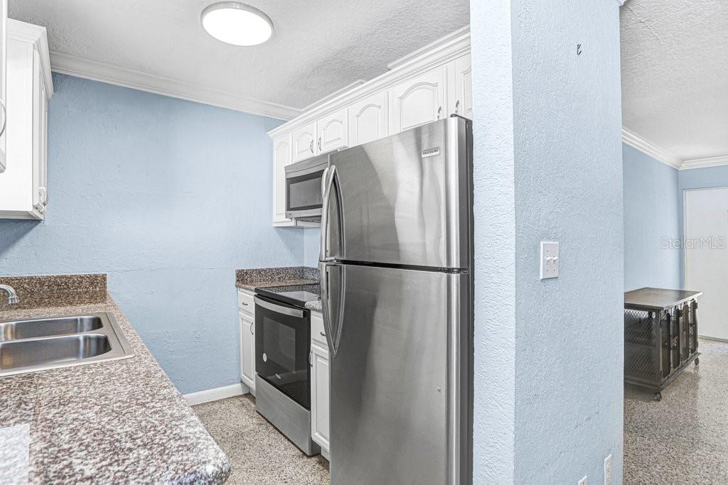 Image 10 of 20 For 212 Church Avenue 110