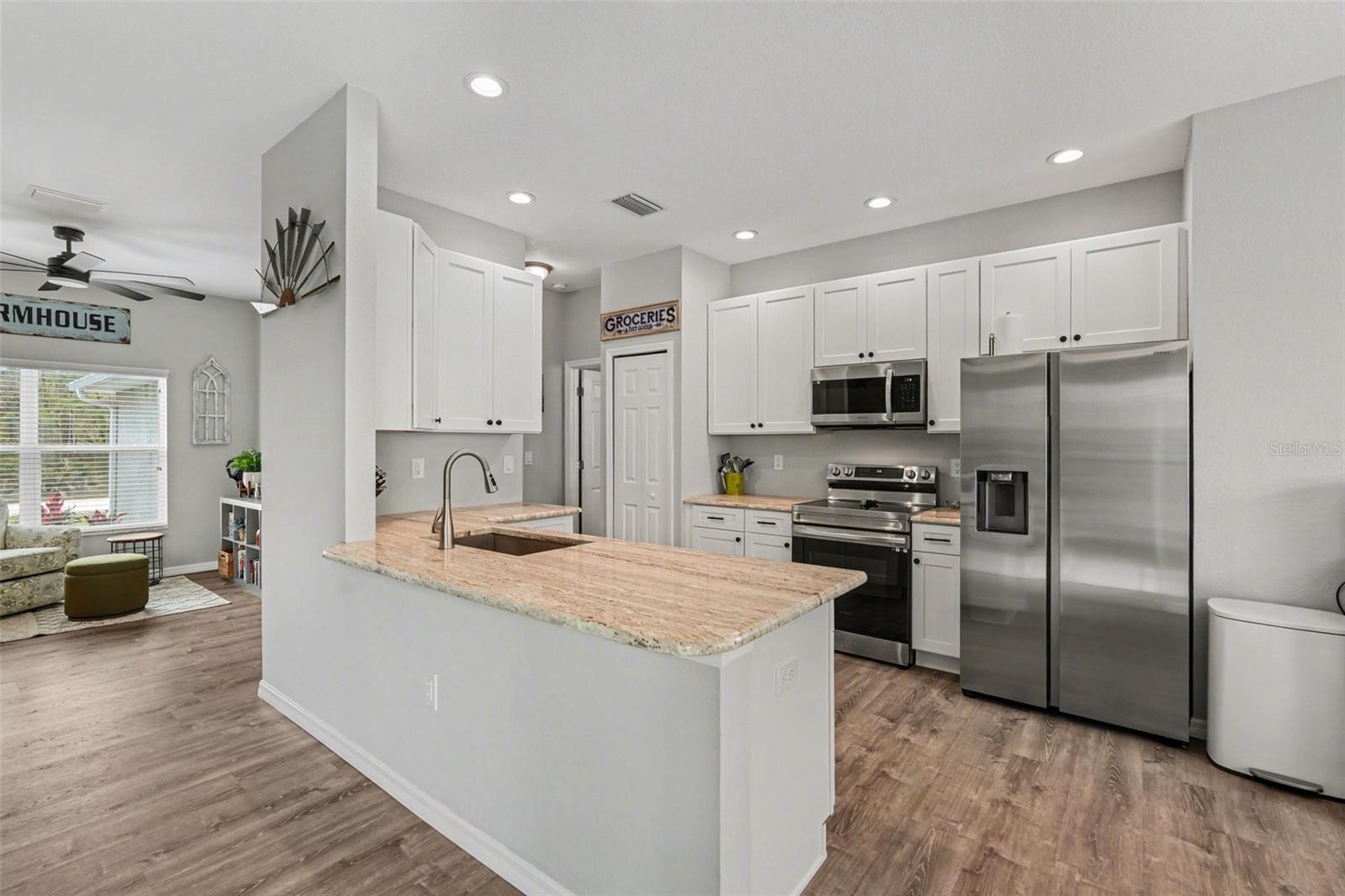 Image 10 of 34 For 18020 Macassar Road