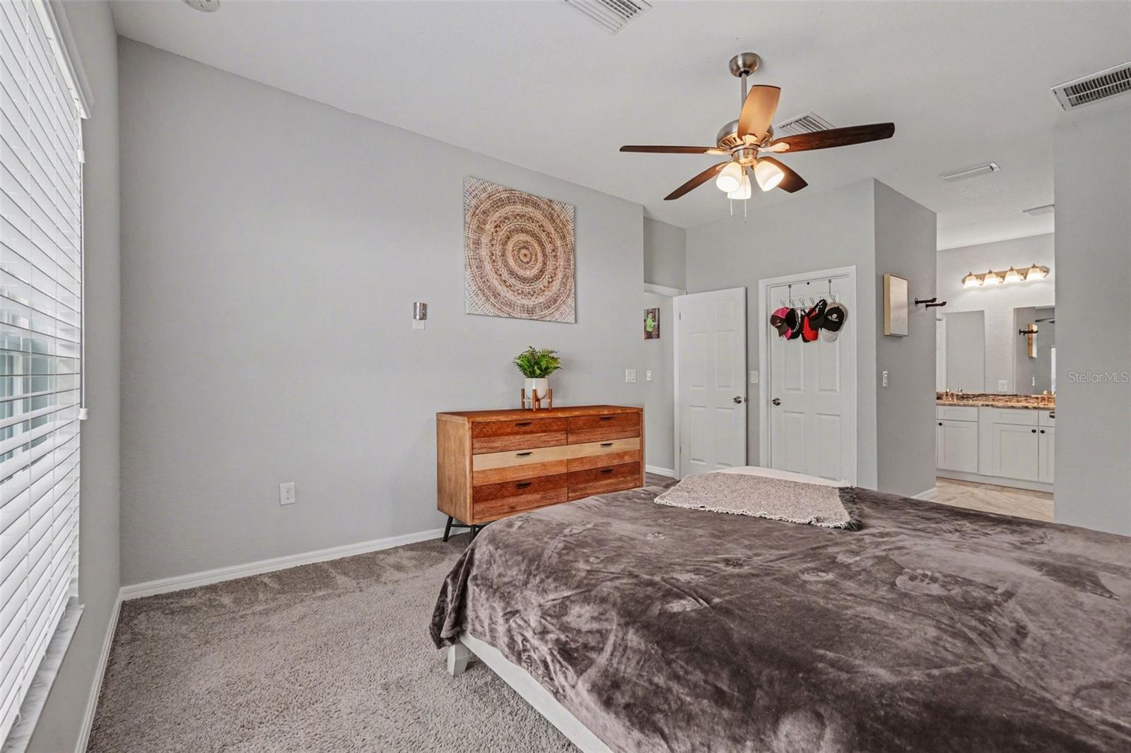 Image 16 of 34 For 18020 Macassar Road