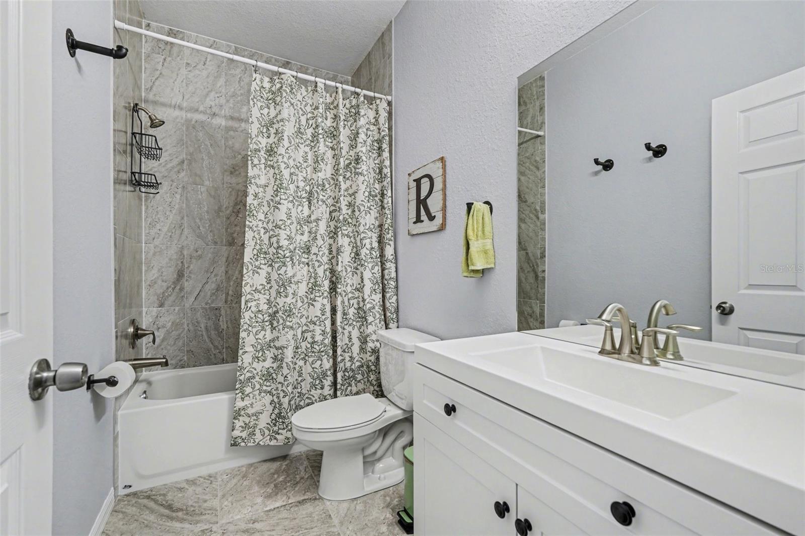 Image 20 of 34 For 18020 Macassar Road