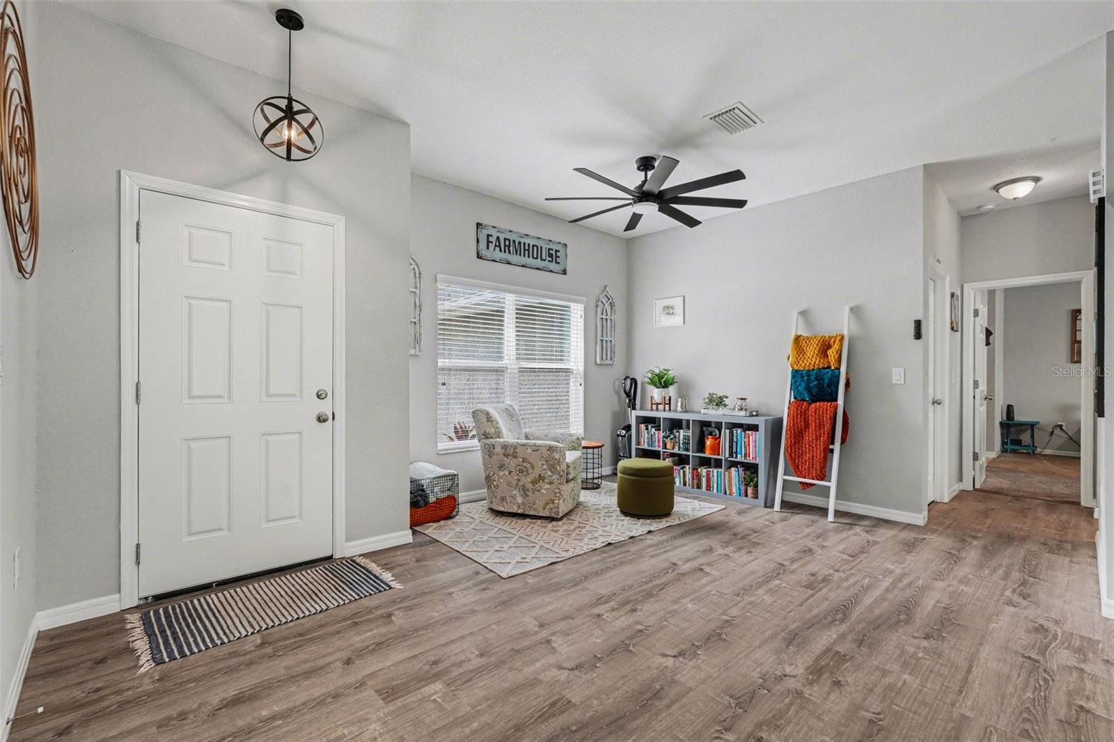 Image 3 of 34 For 18020 Macassar Road