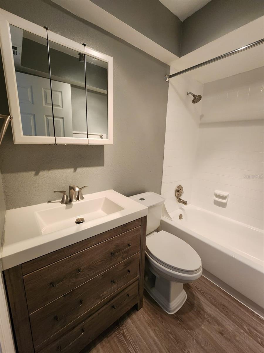 Image 14 of 17 For 705 1st Street 2