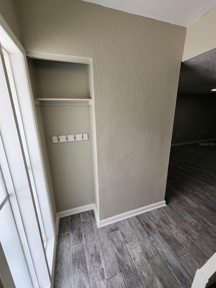 Image 5 of 17 For 705 1st Street 2