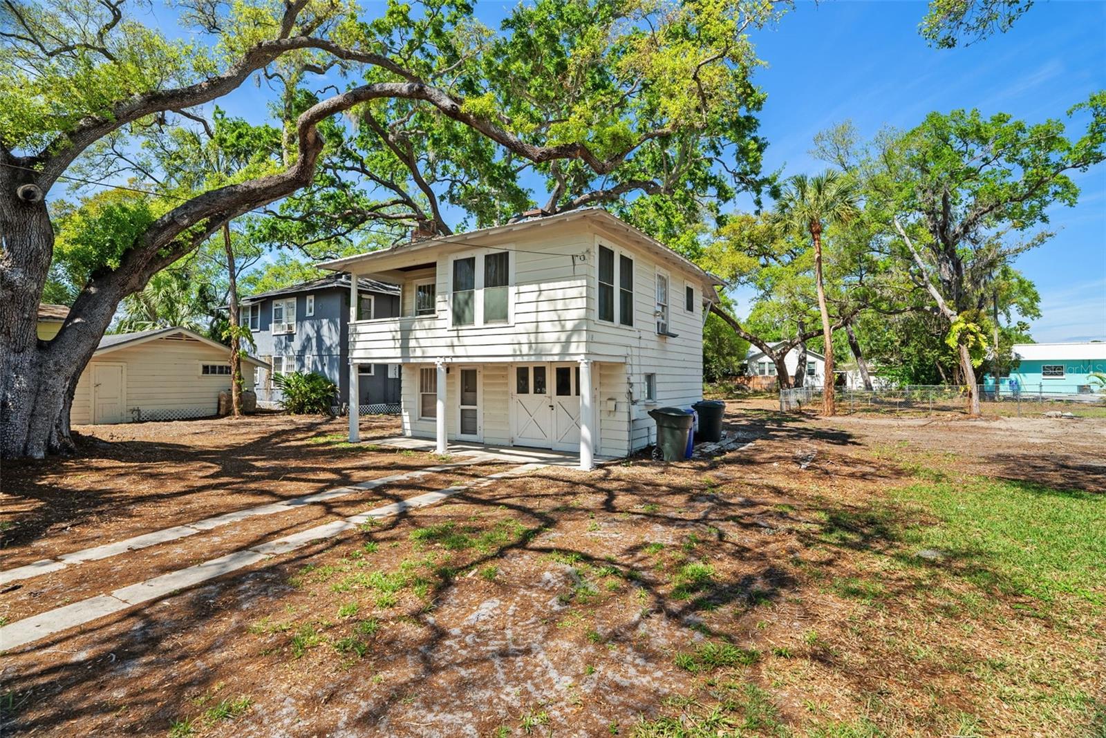 Listing photo id 20 for 300 President Street