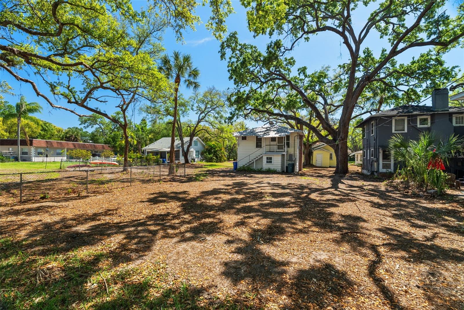 Listing photo id 25 for 300 President Street