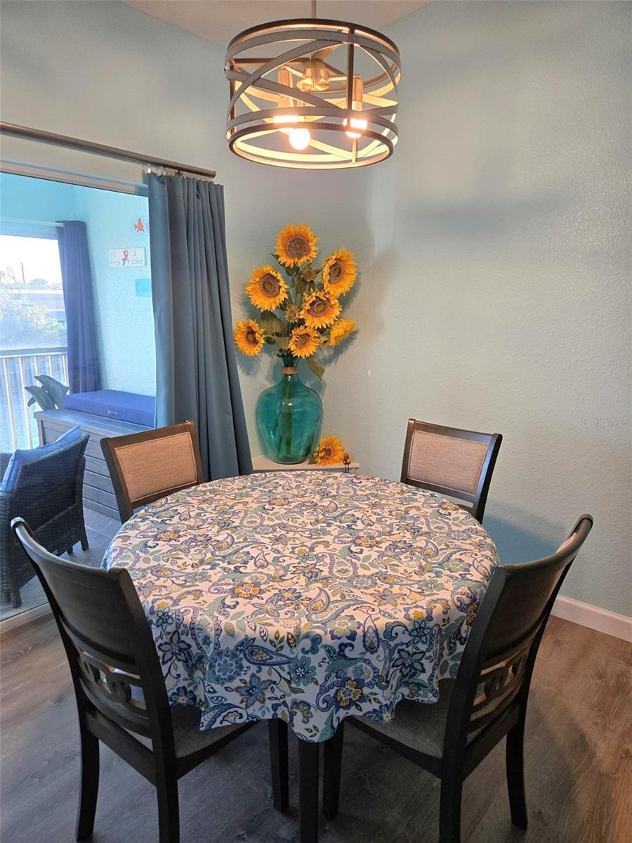 Image 14 of 57 For 5725 Greenwood Avenue 5201