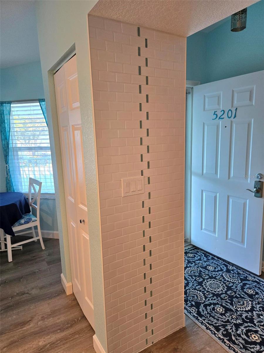 Image 18 of 57 For 5725 Greenwood Avenue 5201