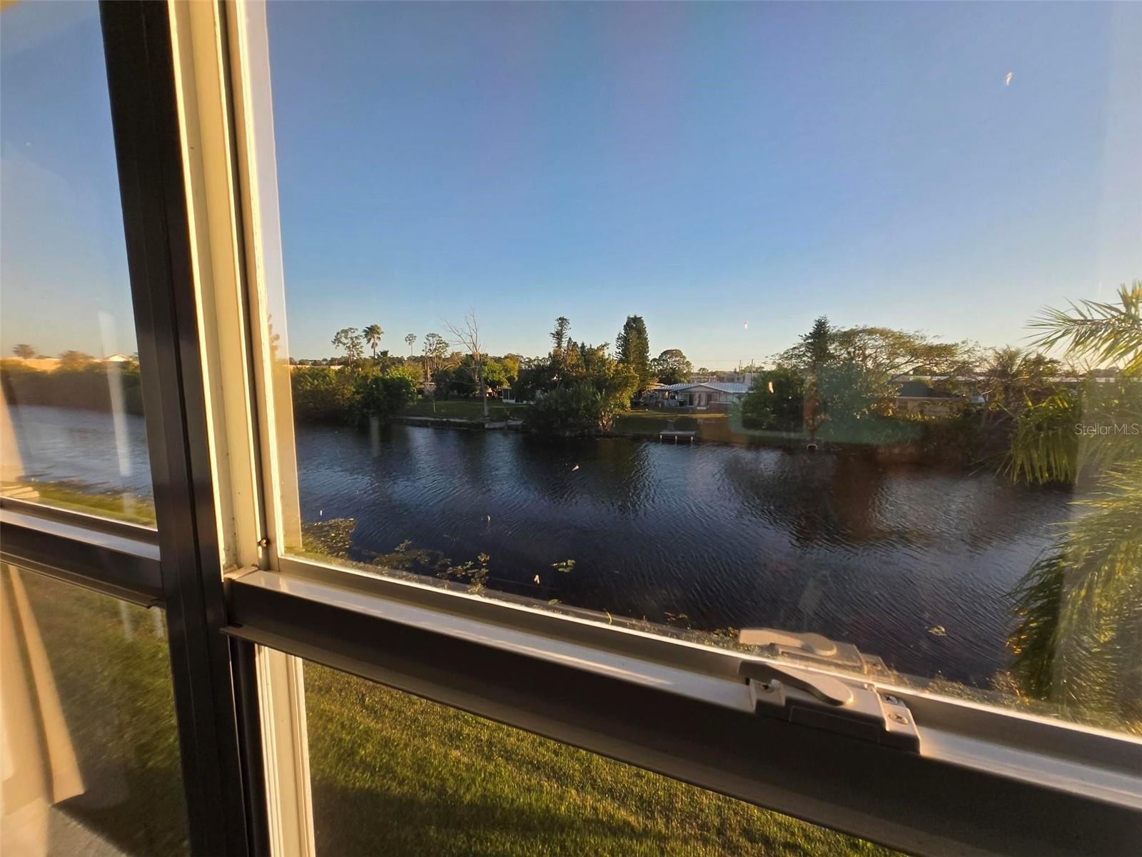 Image 25 of 57 For 5725 Greenwood Avenue 5201