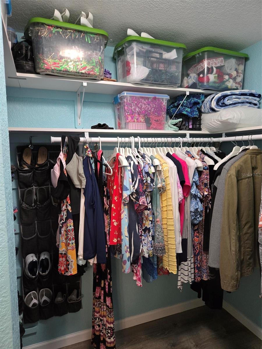 Image 31 of 57 For 5725 Greenwood Avenue 5201