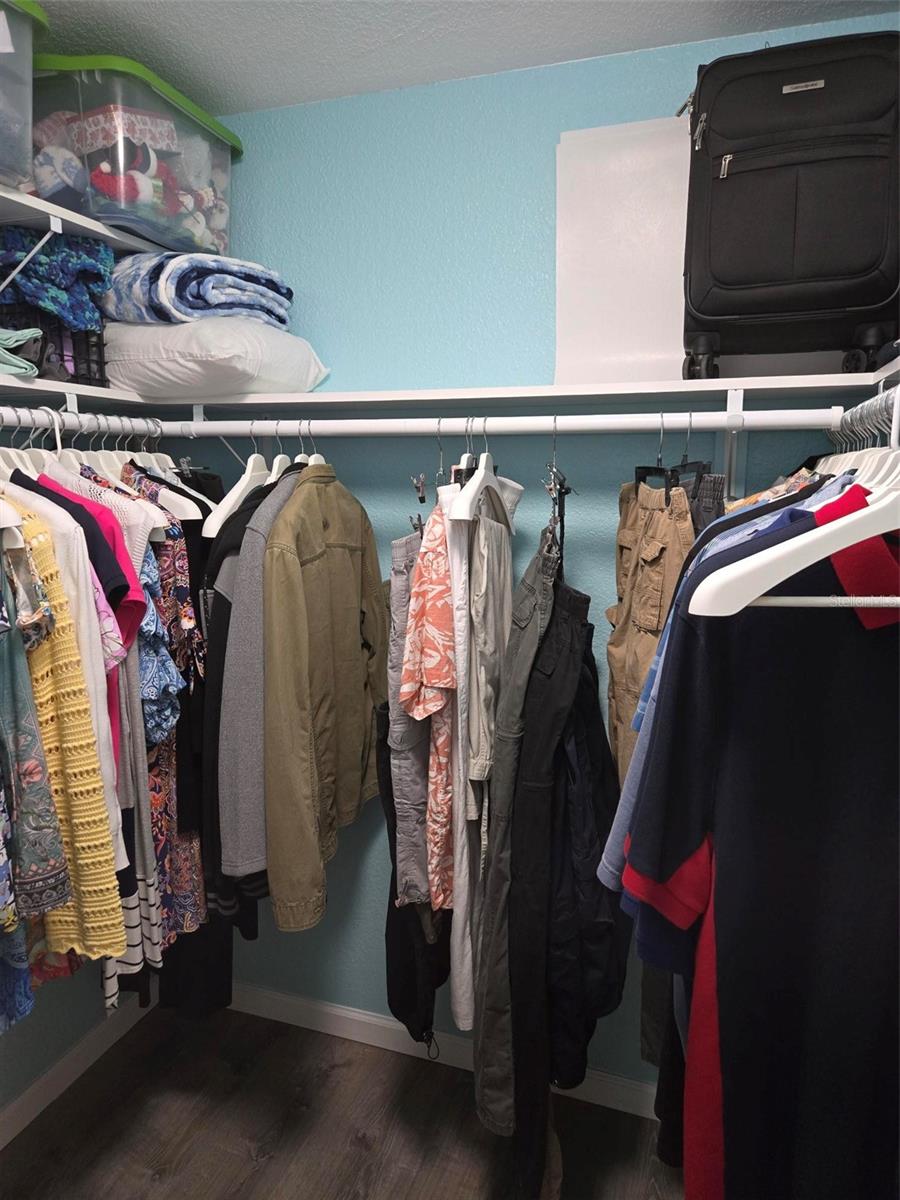 Image 32 of 57 For 5725 Greenwood Avenue 5201