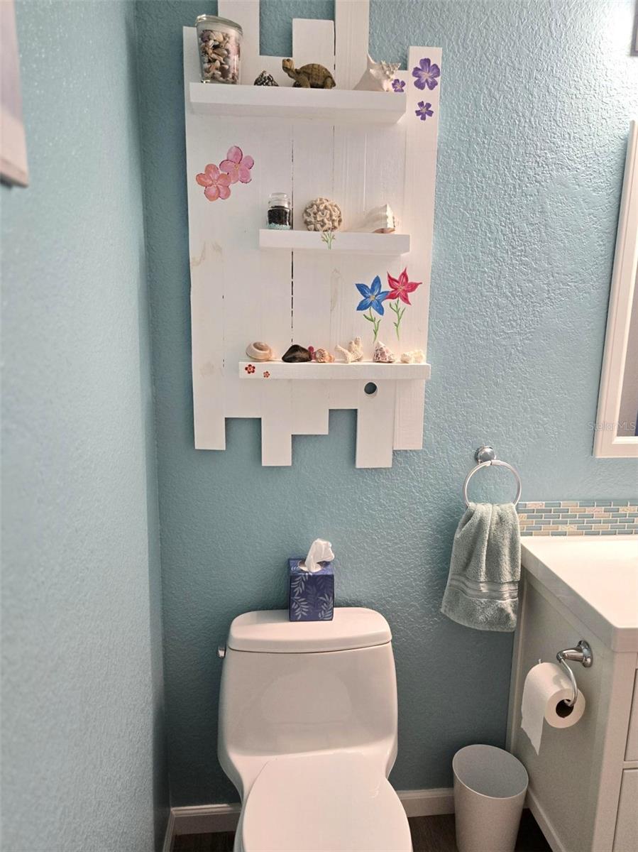 Image 41 of 57 For 5725 Greenwood Avenue 5201