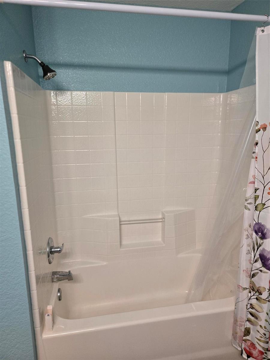 Image 42 of 57 For 5725 Greenwood Avenue 5201