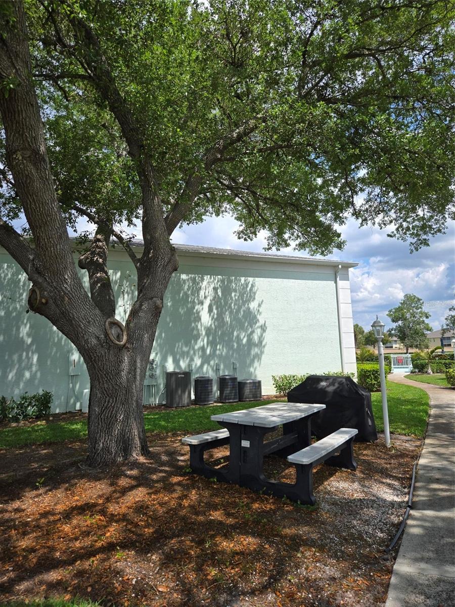 Image 49 of 57 For 5725 Greenwood Avenue 5201