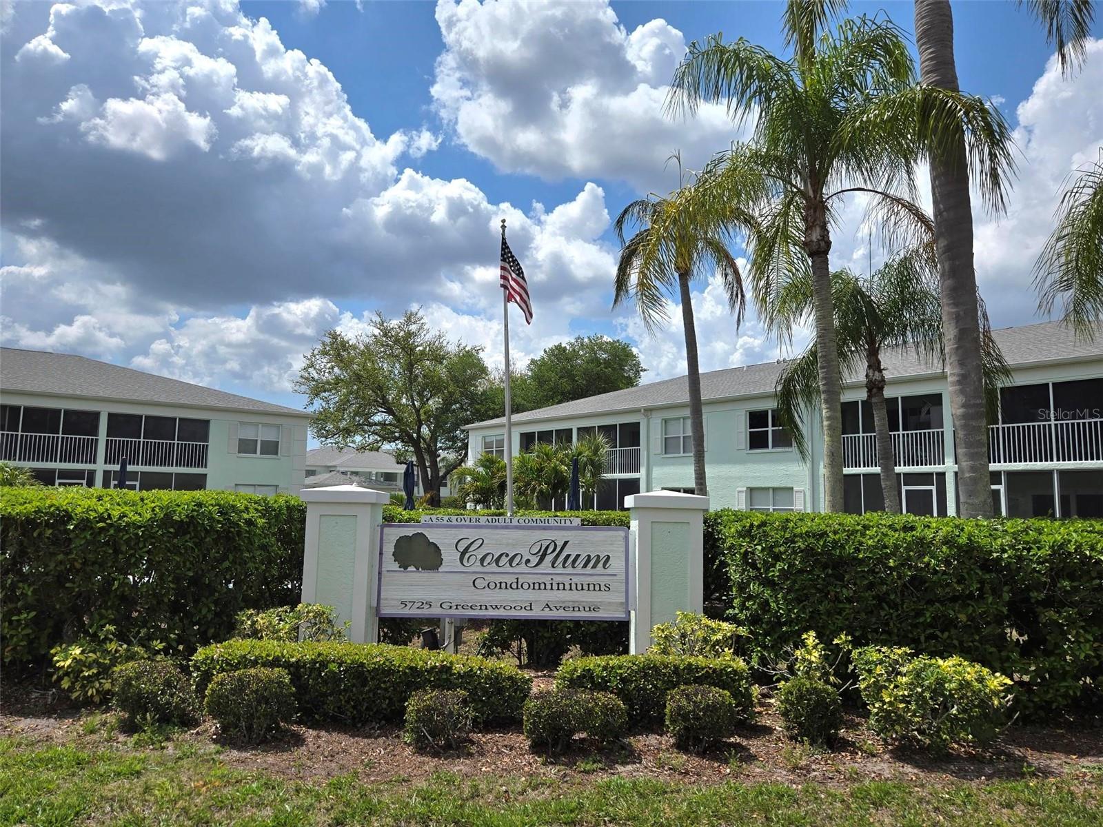 Image 5 of 57 For 5725 Greenwood Avenue 5201