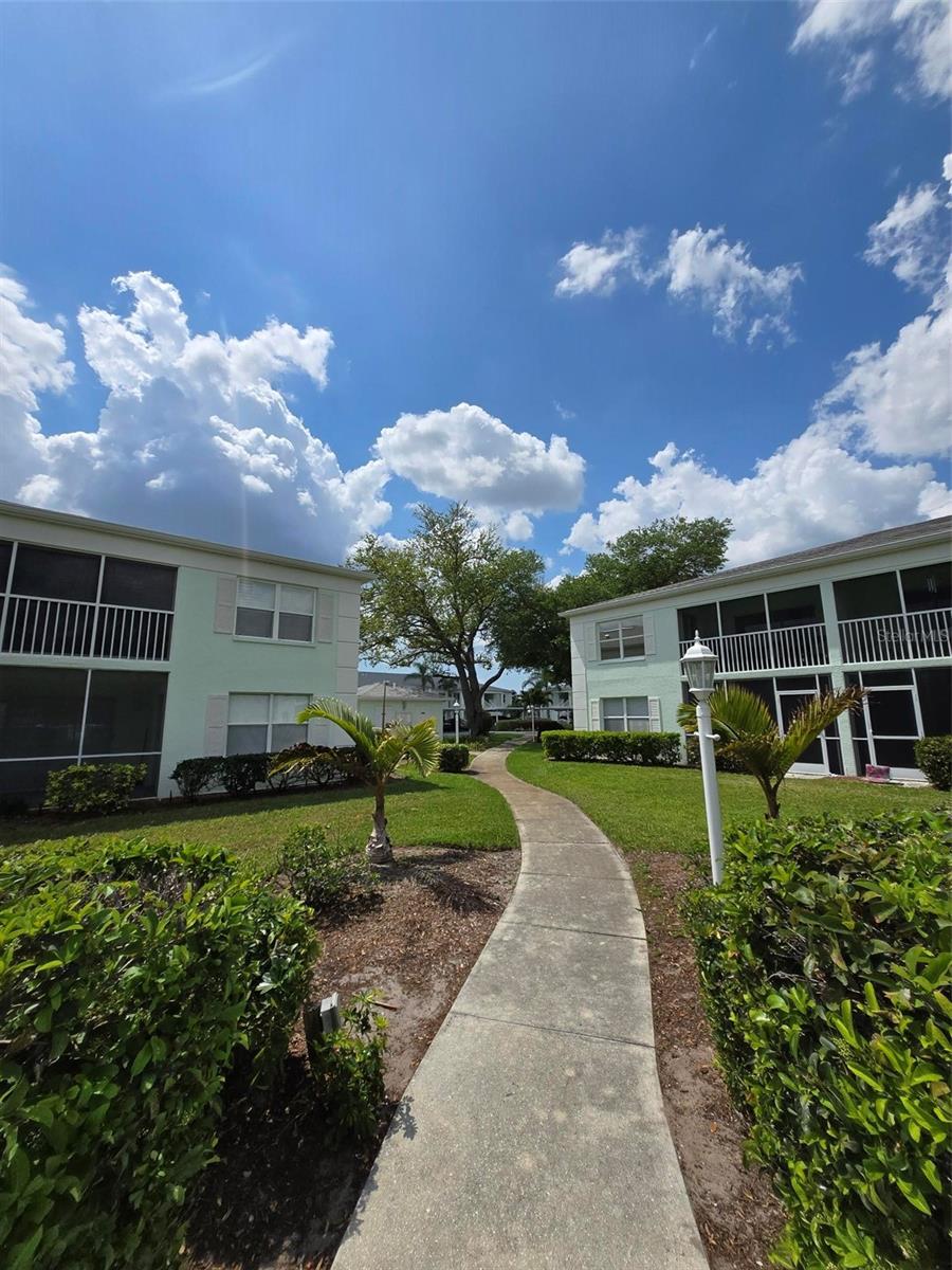 Image 52 of 57 For 5725 Greenwood Avenue 5201