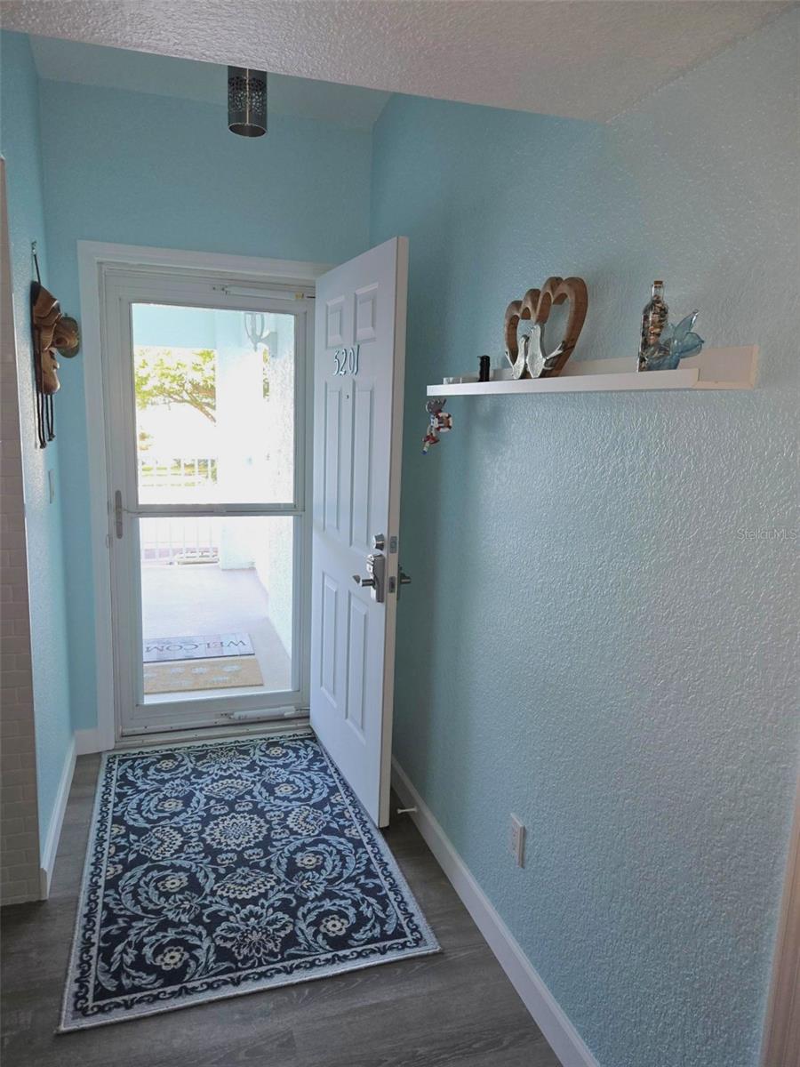 Image 7 of 57 For 5725 Greenwood Avenue 5201