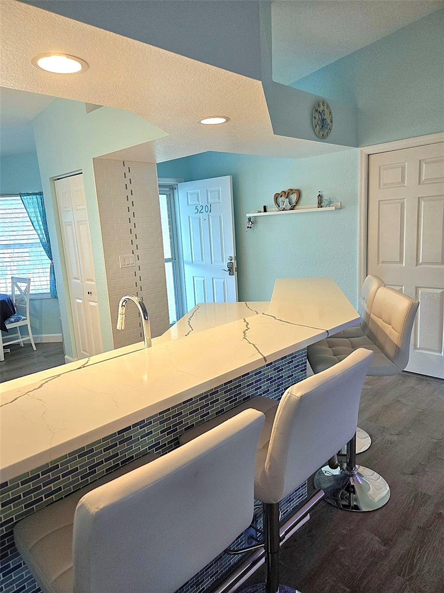 Image 9 of 57 For 5725 Greenwood Avenue 5201