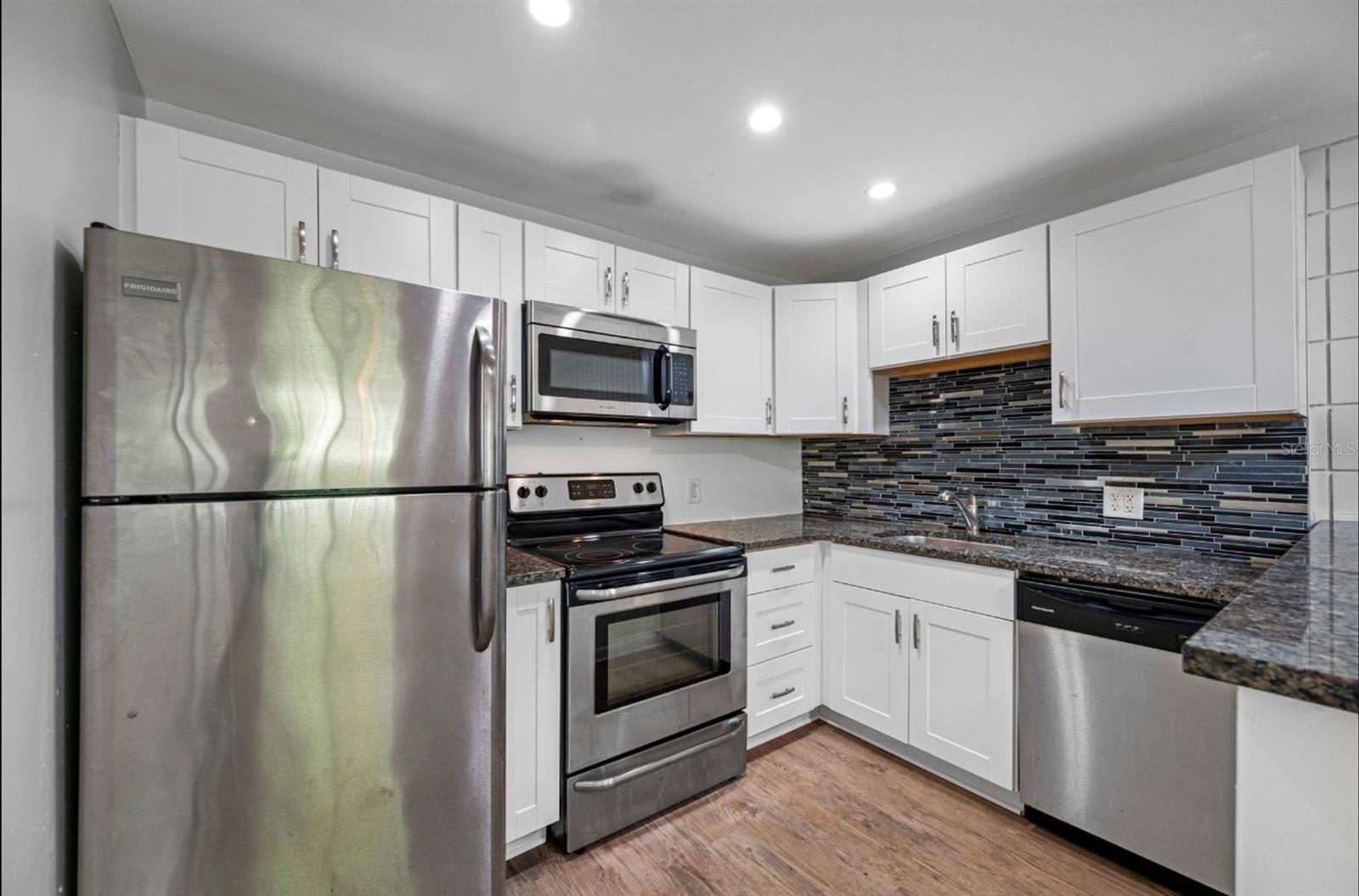 Image 2 of 6 For 3211 De Leon Street