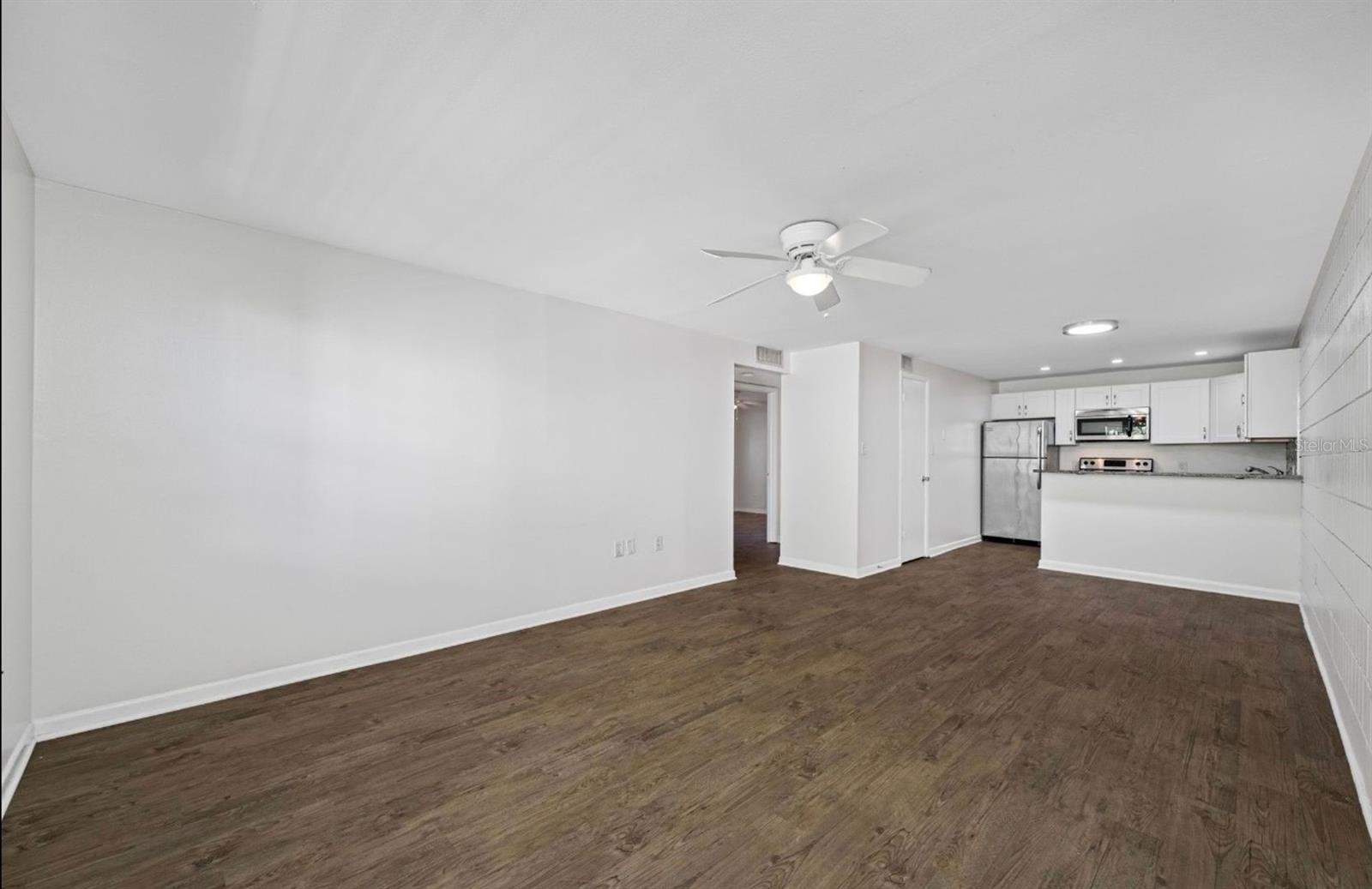 Image 3 of 6 For 3211 De Leon Street