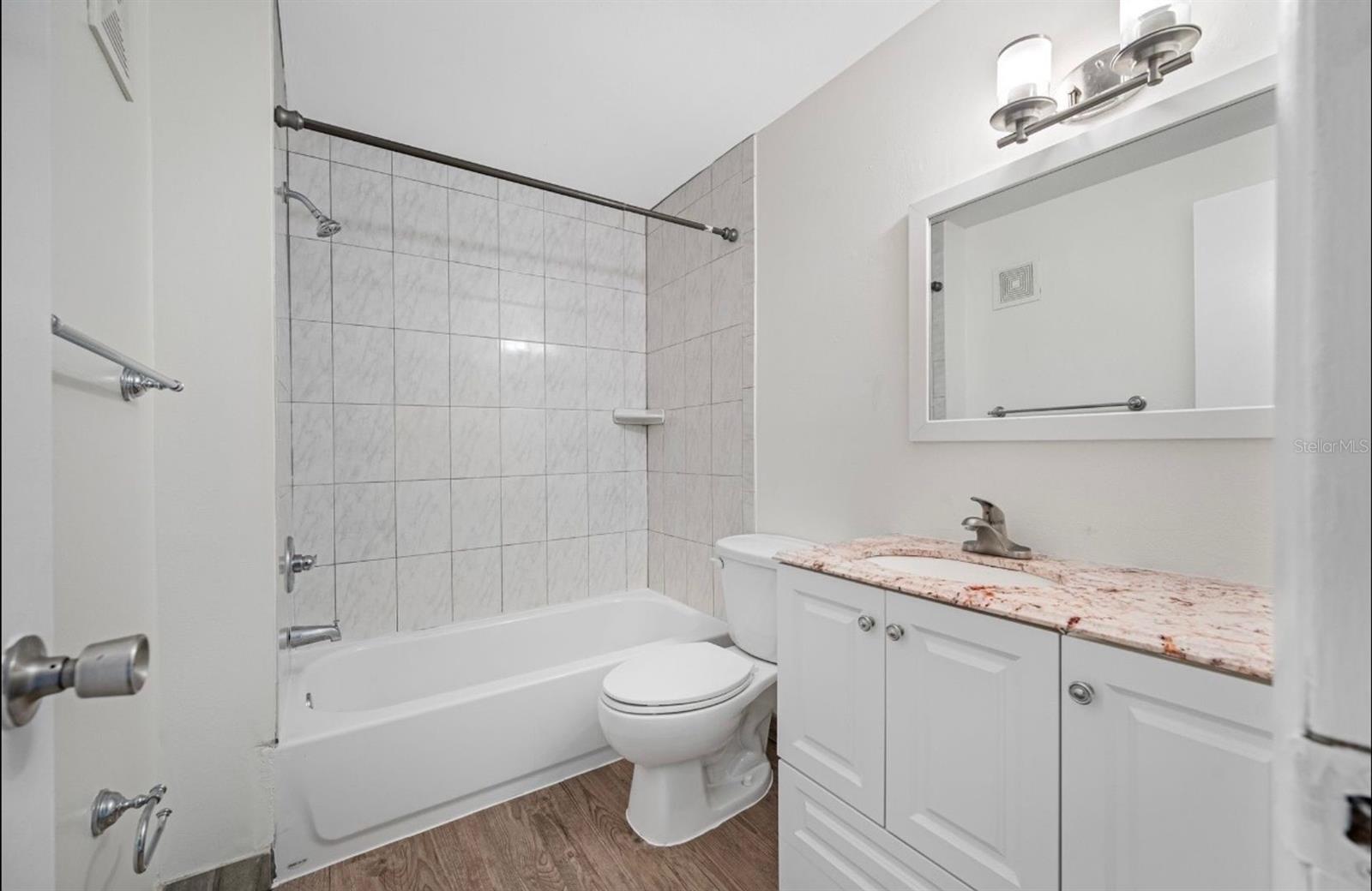 Image 4 of 6 For 3211 De Leon Street