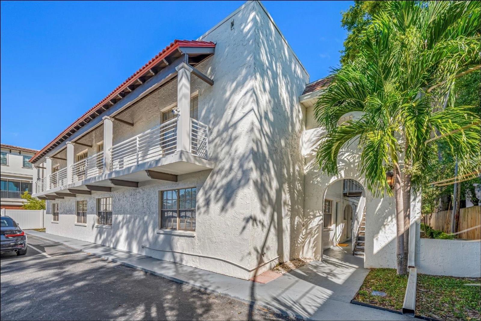 Image 6 of 6 For 3211 De Leon Street