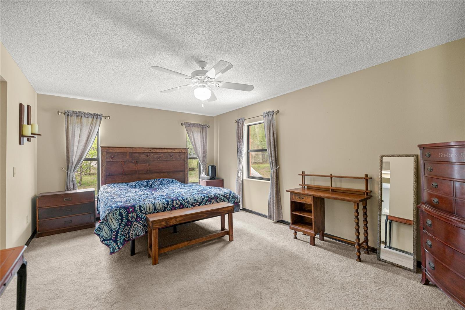 Image 12 of 33 For 761 Jeanne Avenue