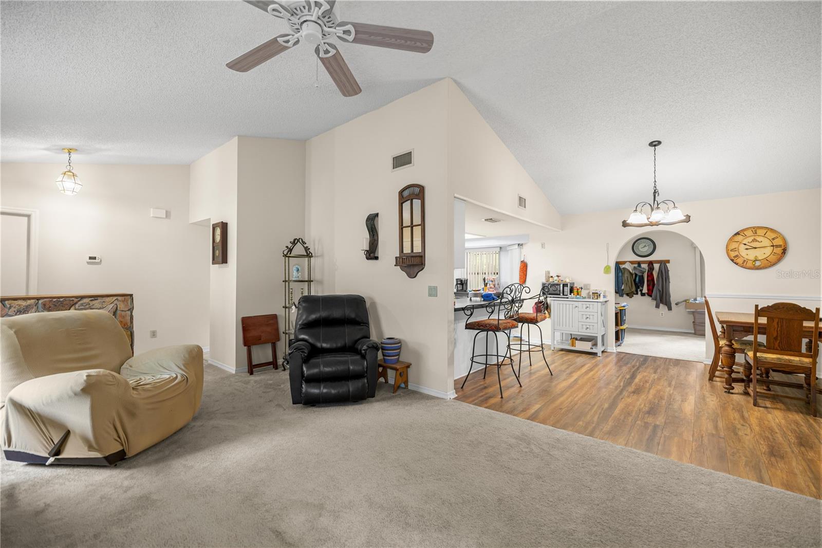 Image 3 of 33 For 761 Jeanne Avenue