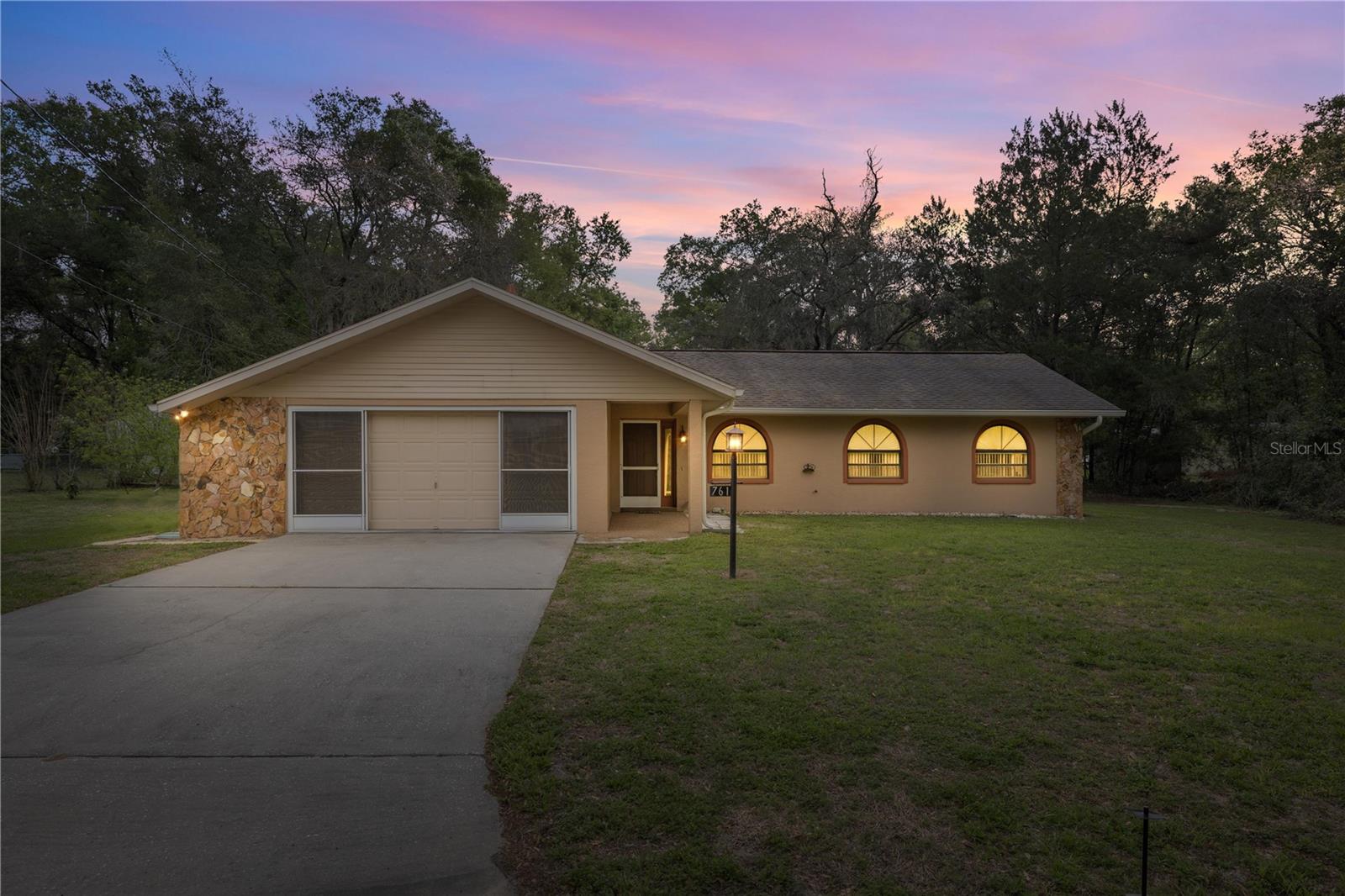 Image 5 of 33 For 761 Jeanne Avenue