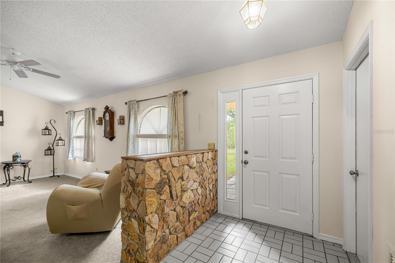 Image 6 of 33 For 761 Jeanne Avenue