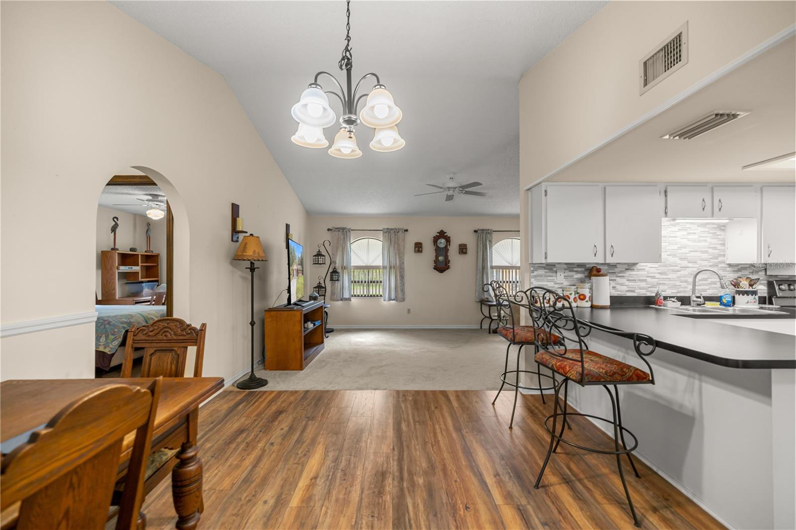 Image 9 of 33 For 761 Jeanne Avenue