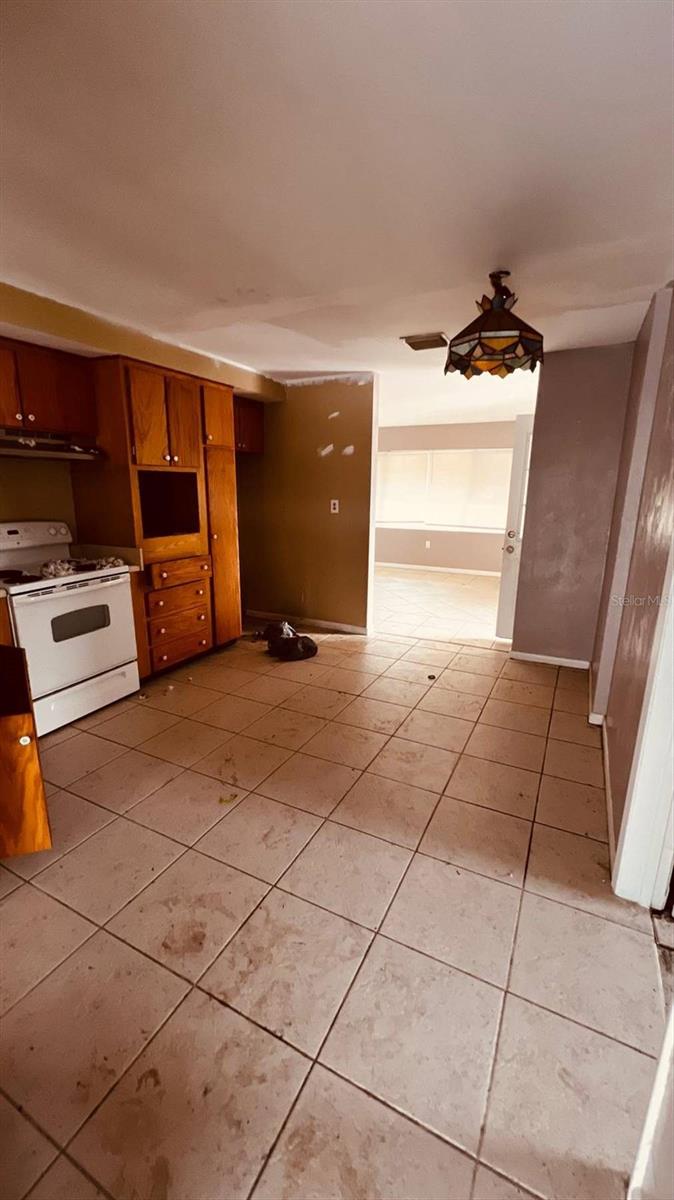 Image 9 of 22 For 4430 Zinnia Court