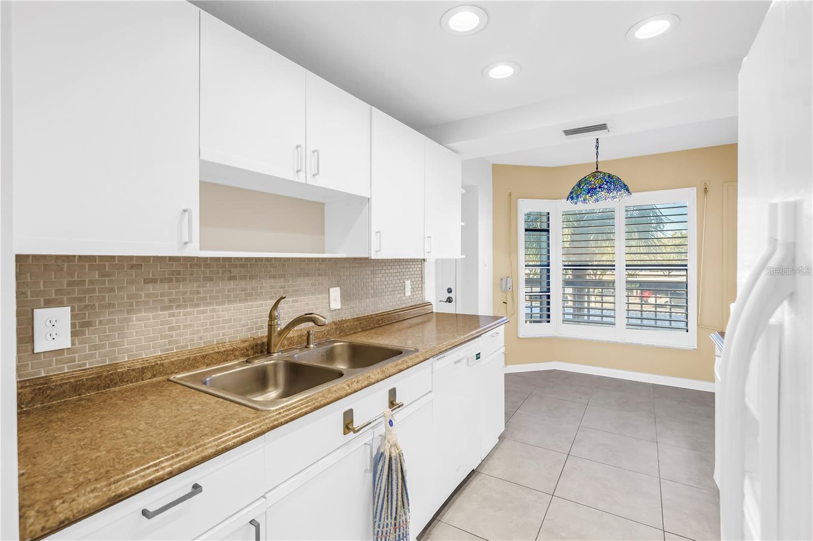 Image 10 of 19 For 1320 Pasadena Avenue S 203