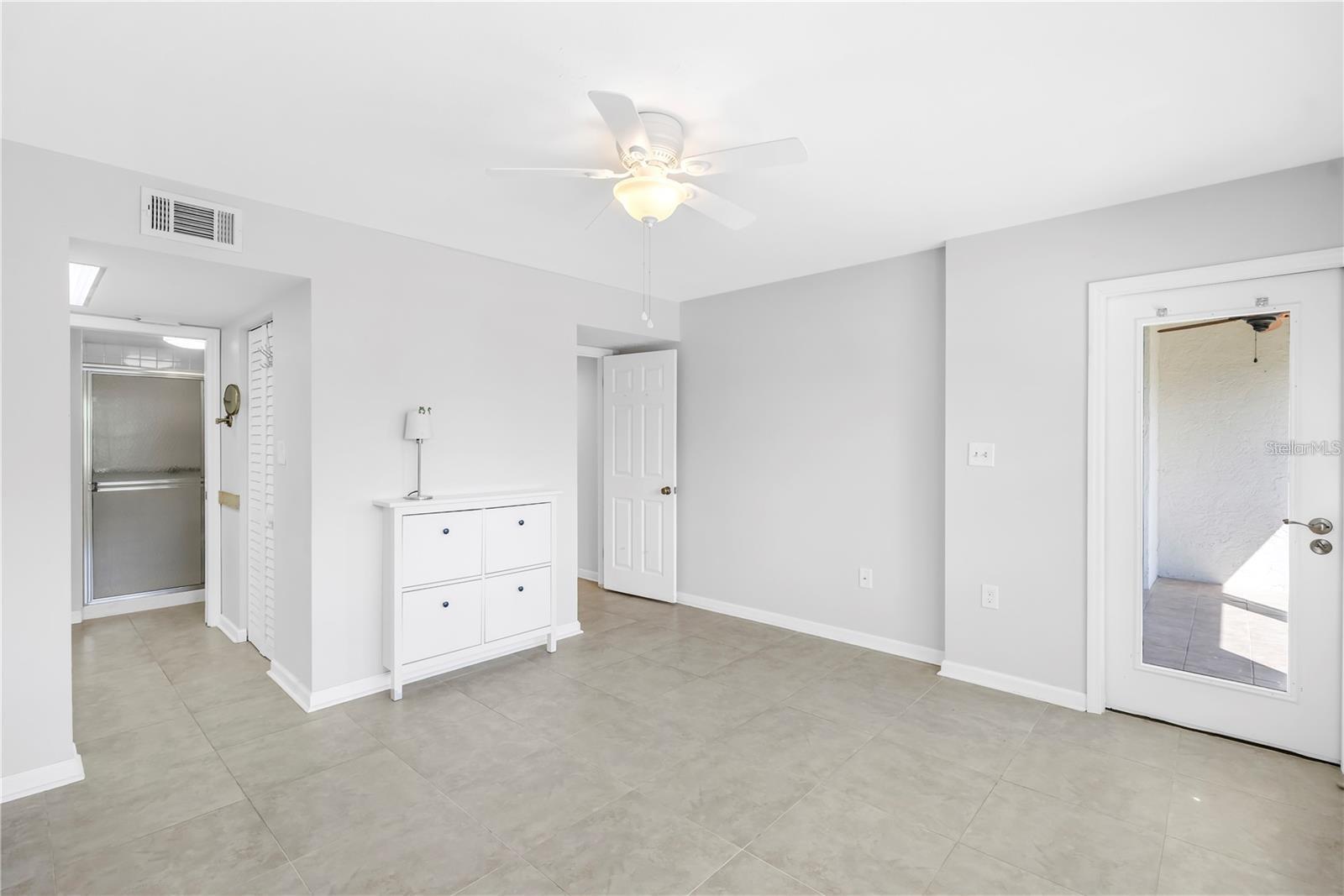 Image 14 of 19 For 1320 Pasadena Avenue S 203